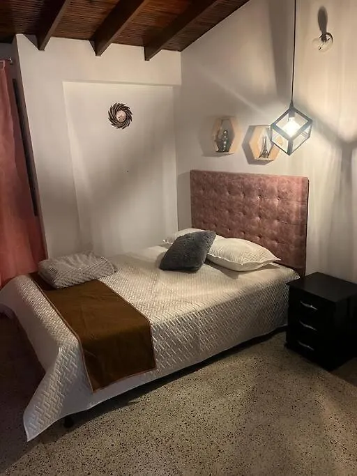 Casa La Victoria Alojamiento Completo Medellin Apartment