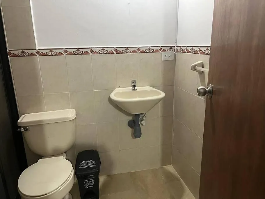 Casa La Victoria Alojamiento Completo מדיין 0*,  קולומביה