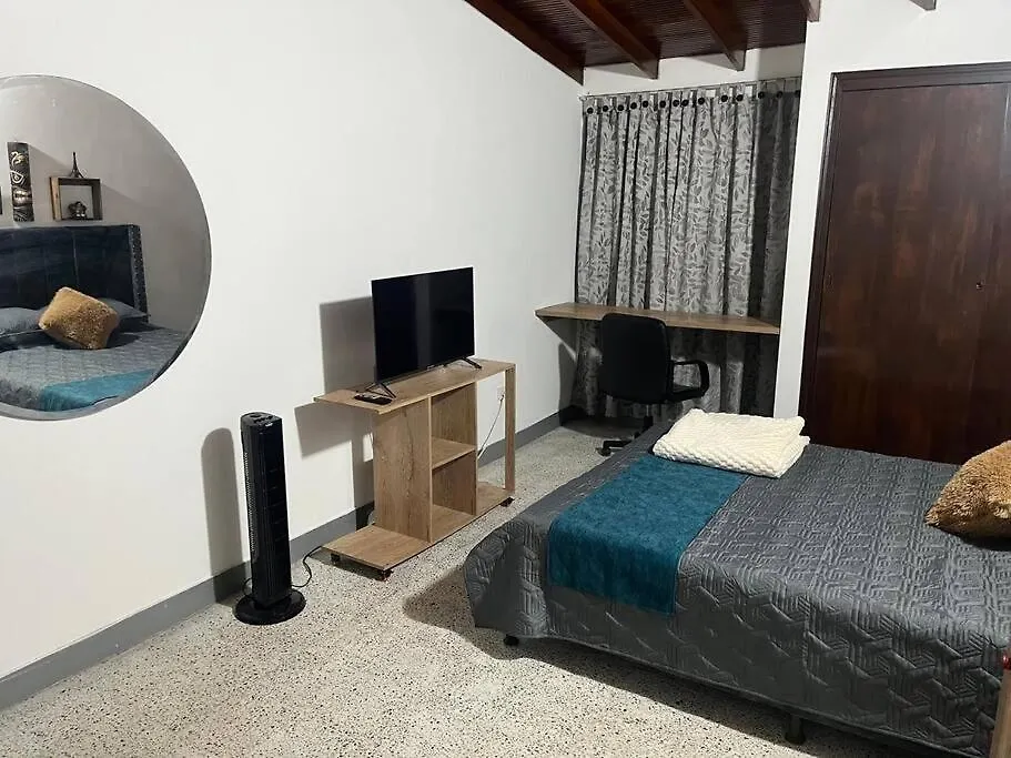 Casa La Victoria Alojamiento Completo Medellin Apartment
